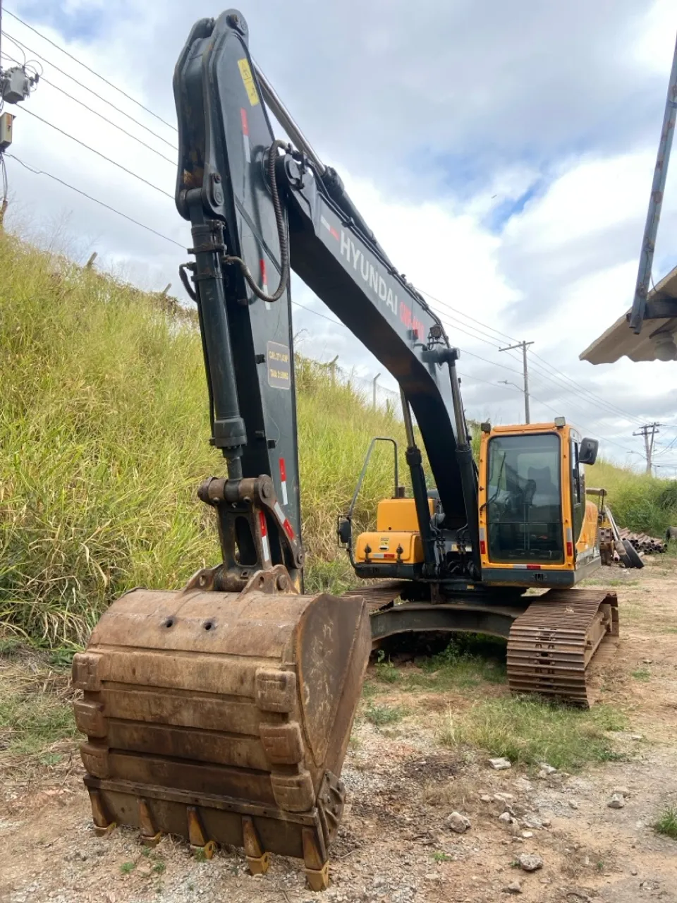 Escavadeira Hyundai R220Lc-9 2022 6900h