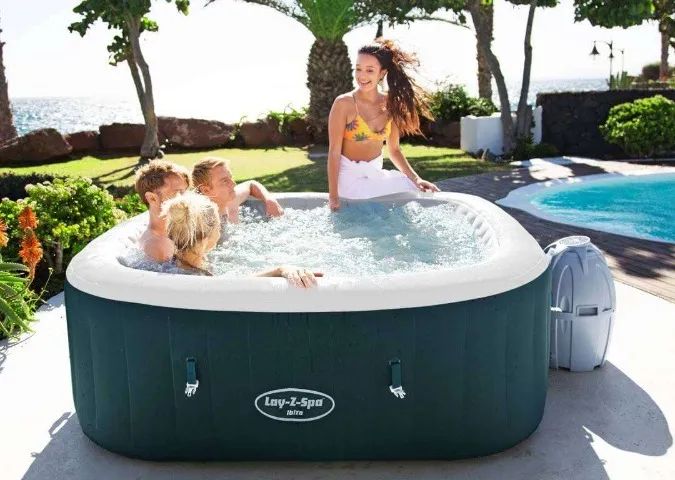 Banheira Ofurô Lay-Z-Spa Ibiza AirJet com Capa e Filtro e Aquecedor Bestway - Foto 2