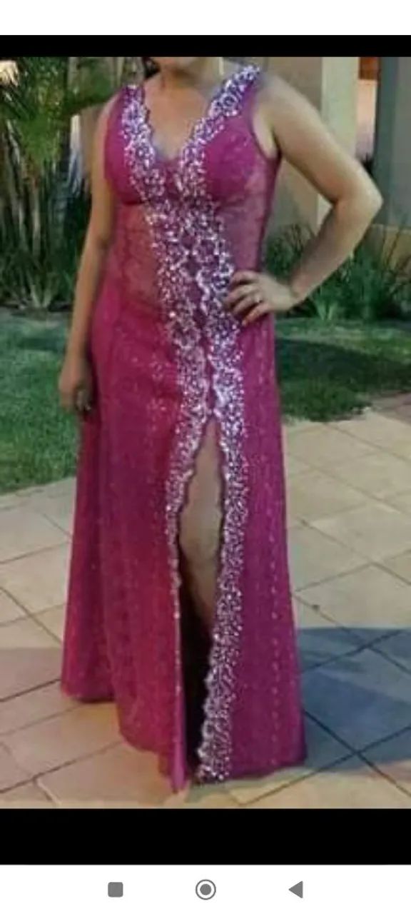 Vestido festa longo com fenda