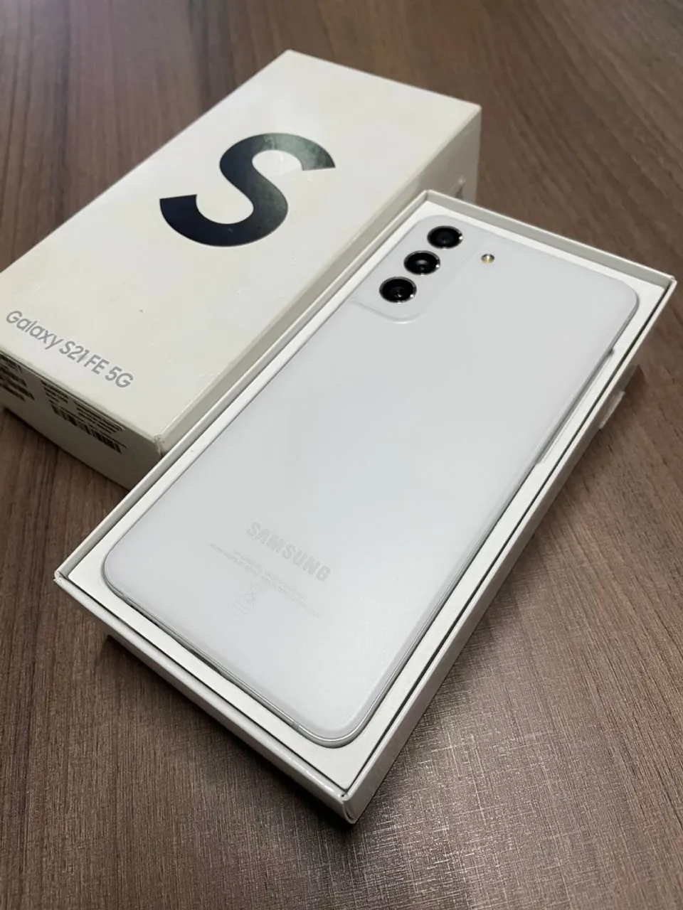 Samsung Galaxy S21 FE 5G 8/256gb Branco Única dona 12X no cartão VENDO/TROCO