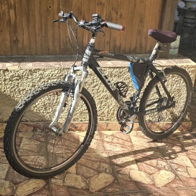 Bicicleta Aro 26 21 marchas  freio v-brake passador shimano