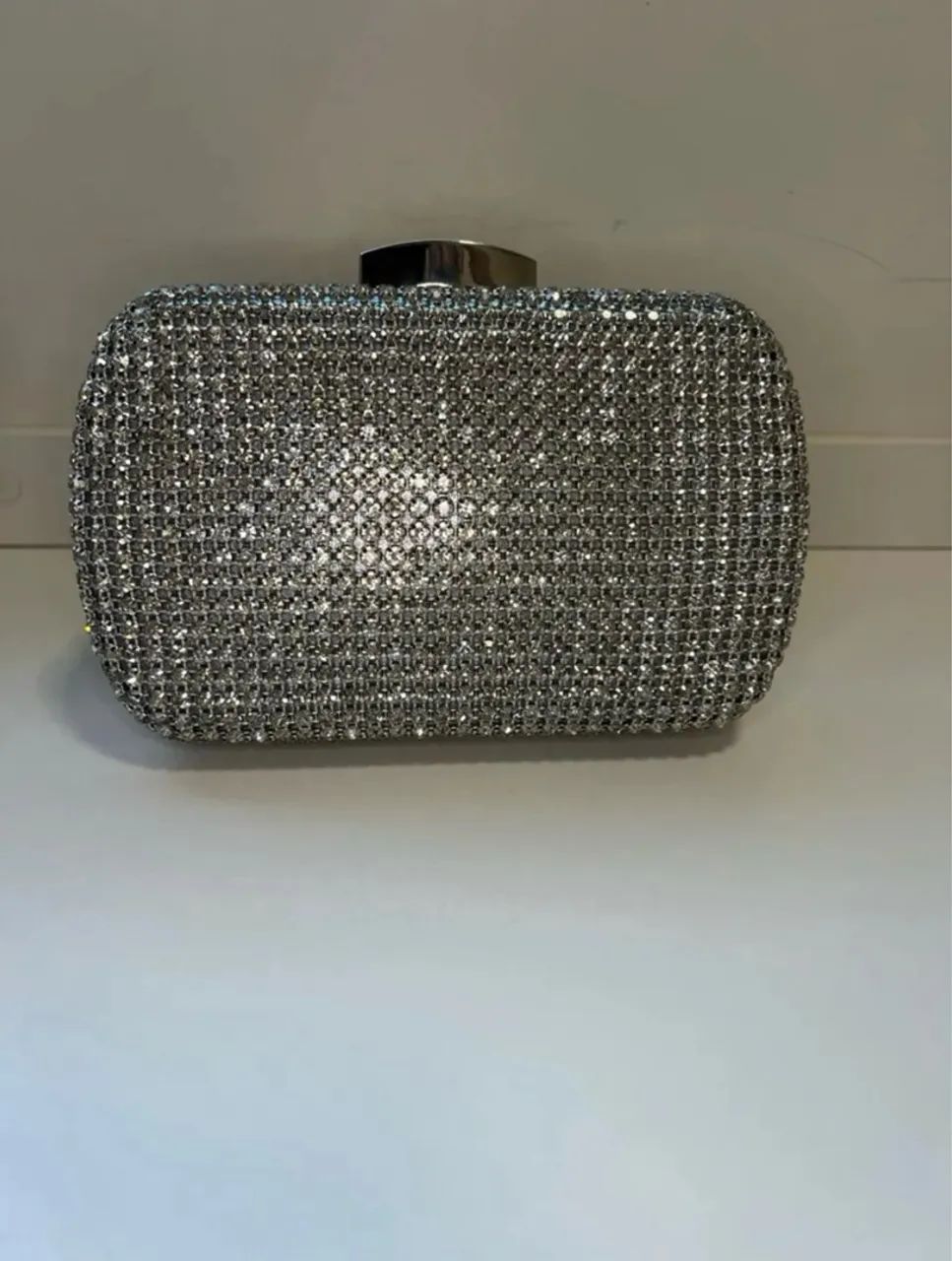 Bolsa de mão prata toda em strass
