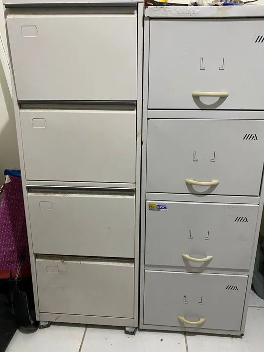 Armários metálicos para guarda de documentos