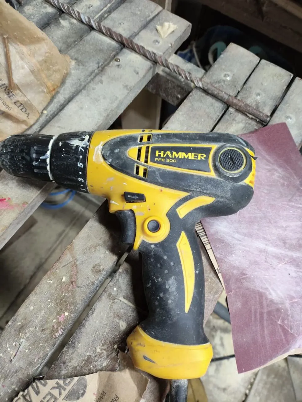 Furadeira/Parafusadeira Hammer PFE 300