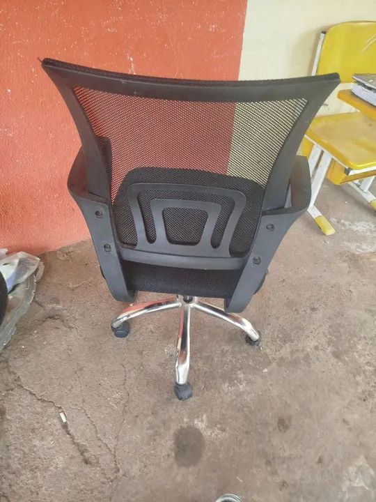 Cadeira de Escritório Giratória Mesh Preta - Foto 2