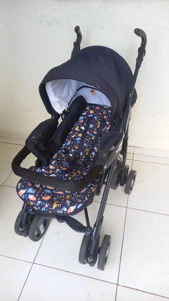 Carrinho de Bebê Compacto e Confortável