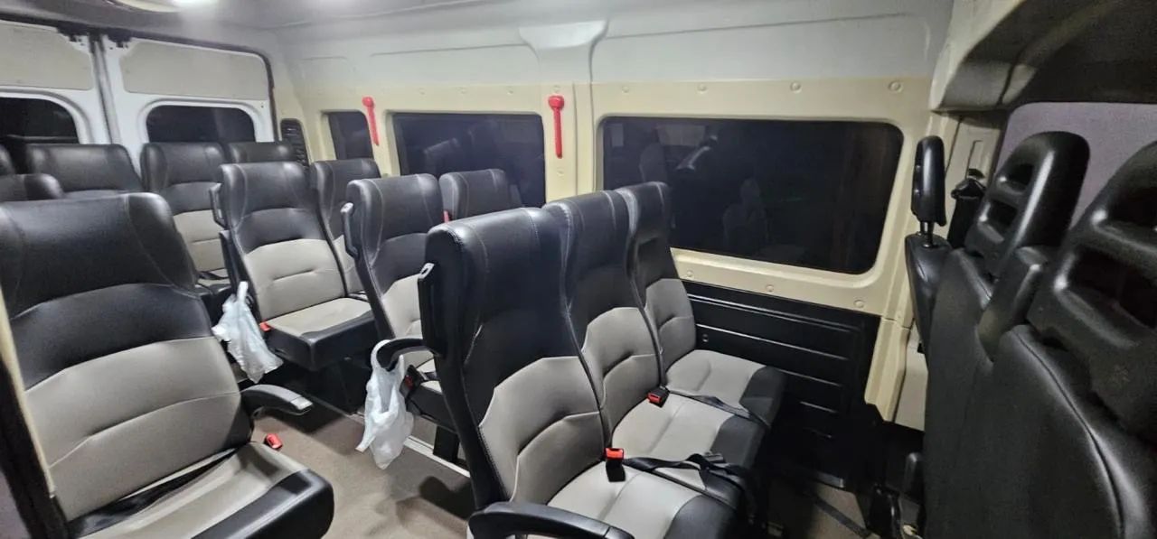 VAN (16 lugares) - FIAT - DUCATO 2021 - Foto 5
