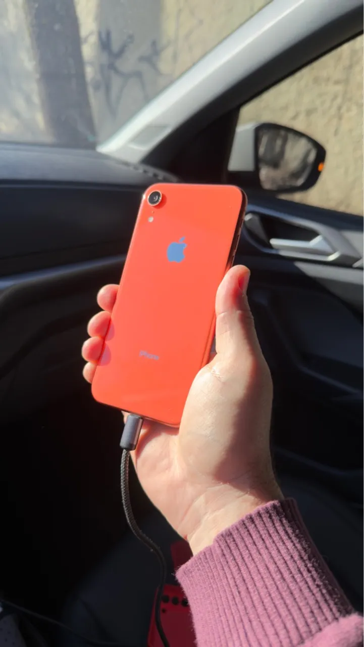iPhone XR Laranja - 128GB