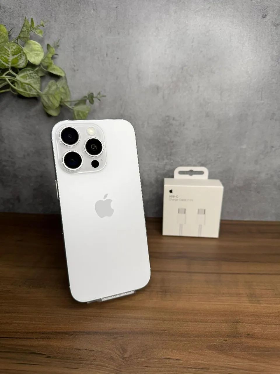 IPHONE 16 PRO 128GB BRANCO - IMPECÁVEL - Celulares e Smartphones