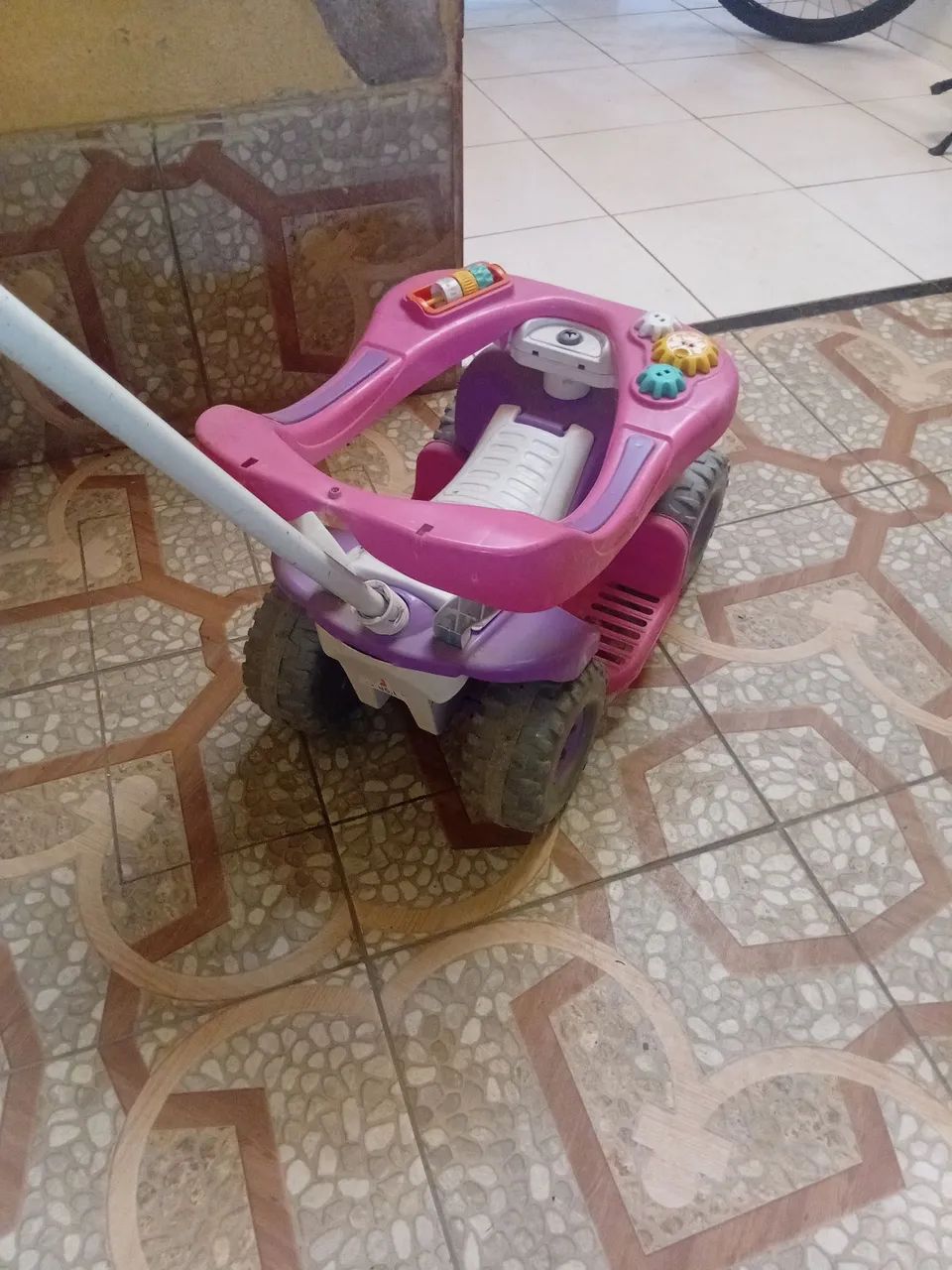 Carrinho de passeio infantil. - Foto 2