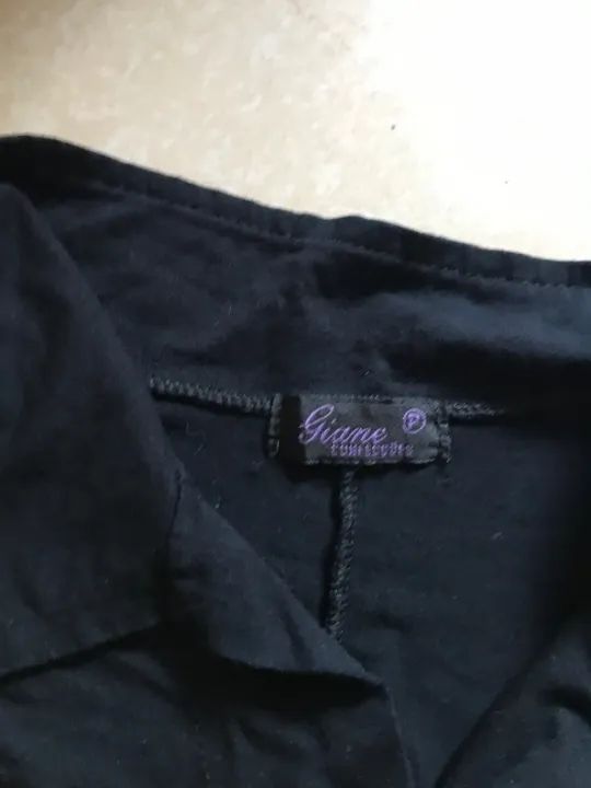 Blusa de botões preta - Foto 2
