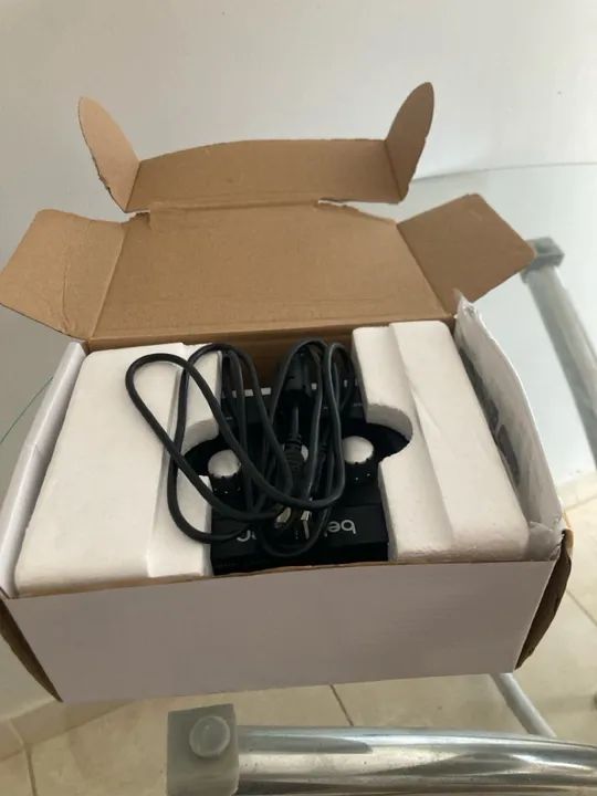 Interface de áudio Behringer U-phoria UM2 - Foto 4