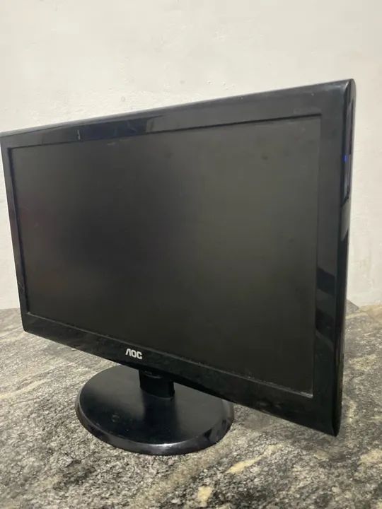 Monitor AOC 18.5 polegadas (Leila a descrição)