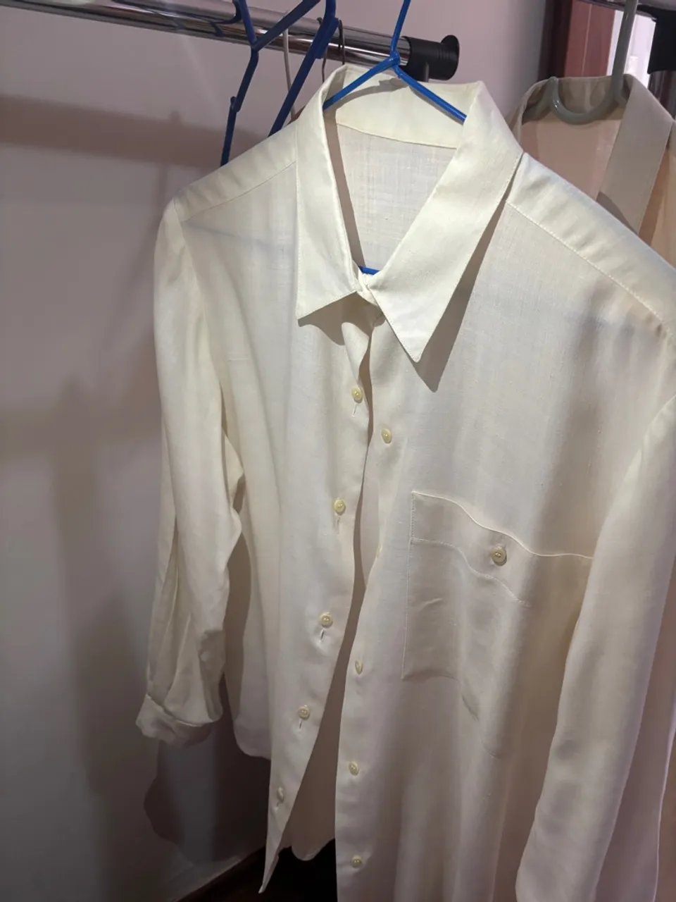 Camisa de linho creme clássica