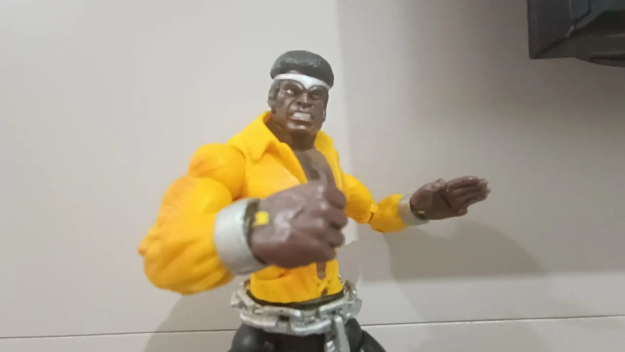 LUKE CAGE MARVEL LEGENDS TOYBIZ  - Foto 3
