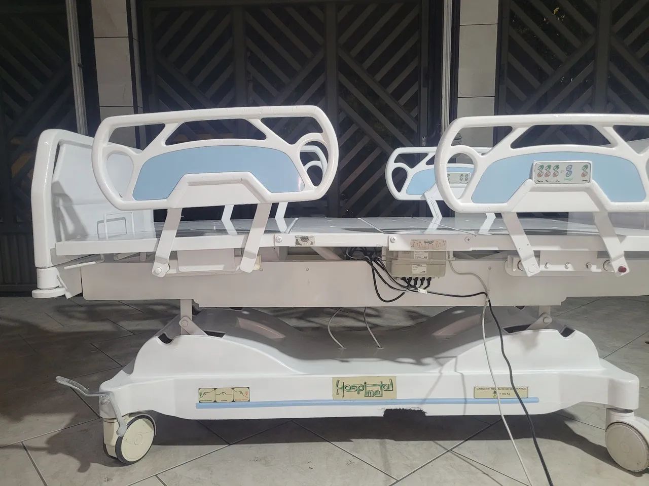 Cama Hospitalar Elétrica Luxo  - Foto 2