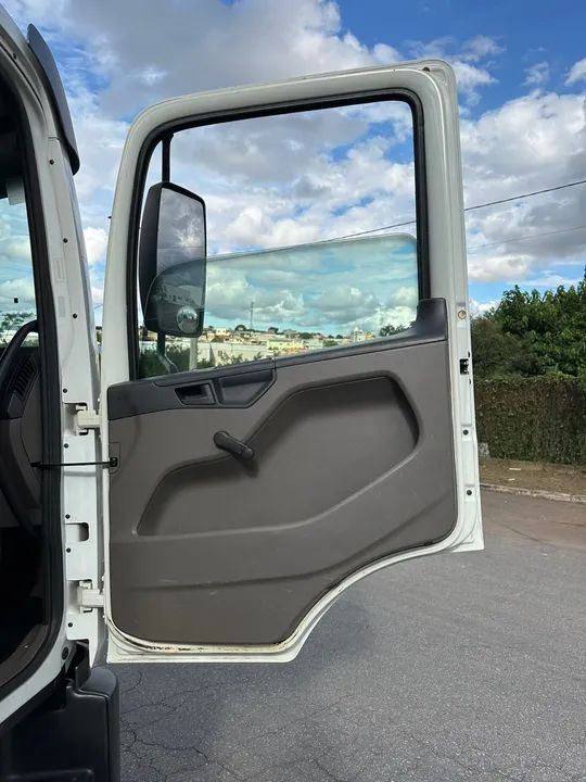 VOLKSWAGEN 17-230 E Constellation 2p (diesel)(E5) - Foto 8