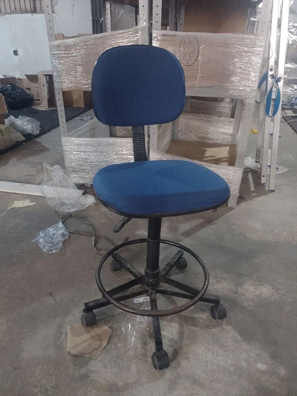 Cadeira Alta Para Balcão PDV Atendimento Cliente 