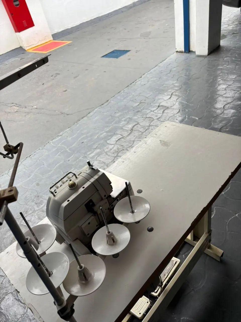 Máquina Industrial de Overlock/Interlock Zoje ZJ757A-516M2-35 - 2