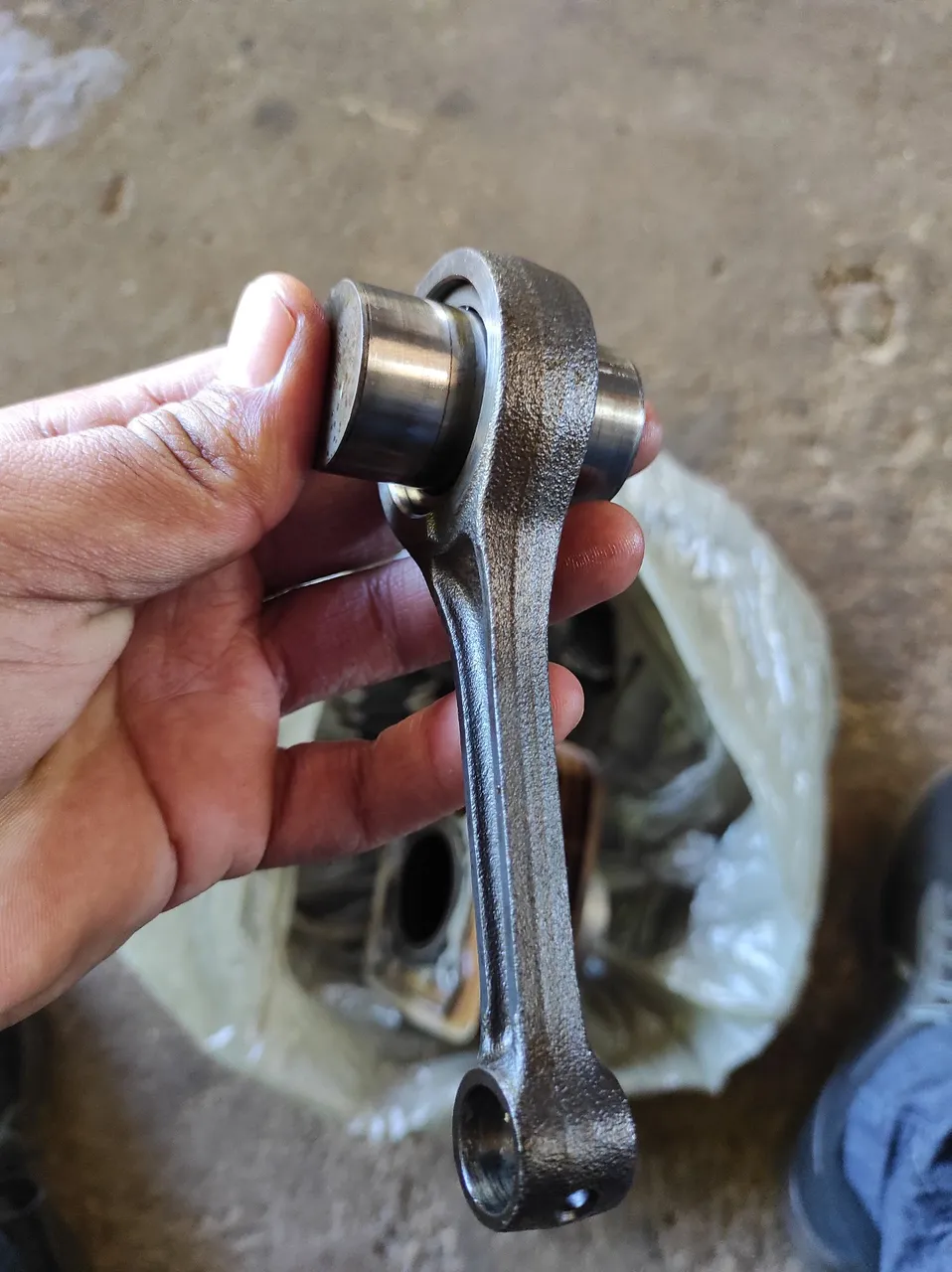 Biela de Motor de Moto - Peça Original
