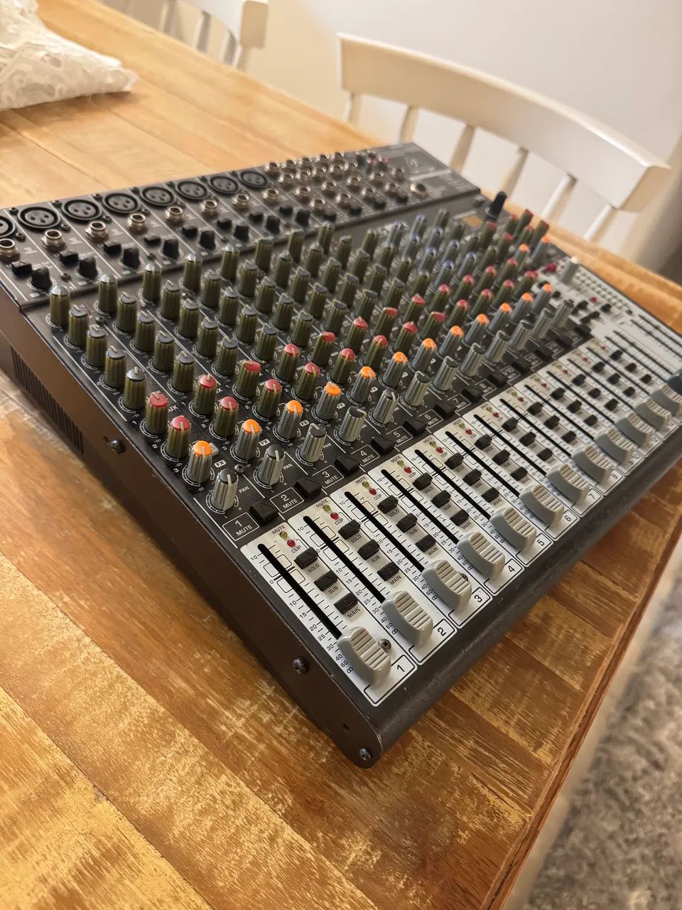 Mesa de som