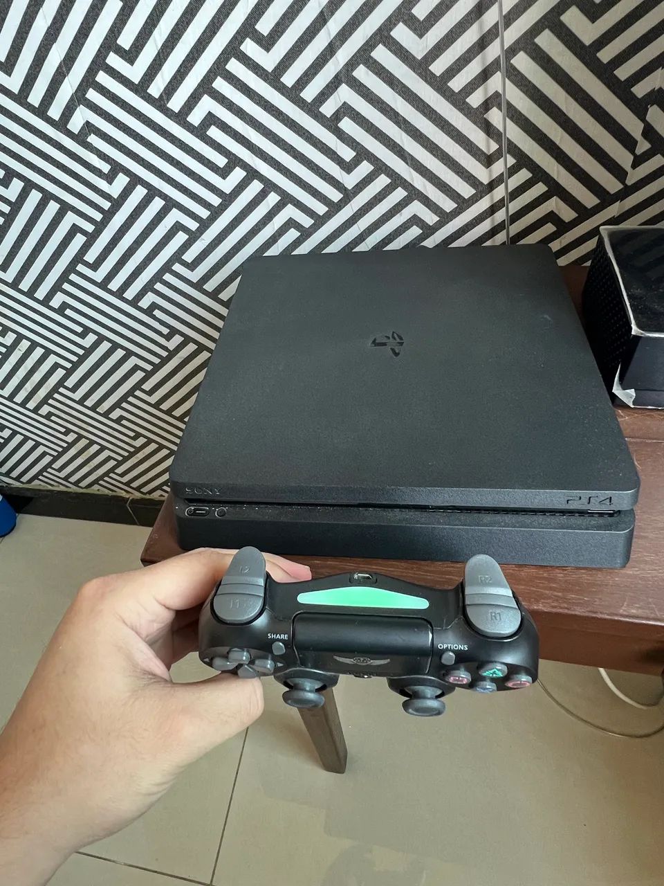 PlayStation 4 + 2 controle + jogos64318475135489123