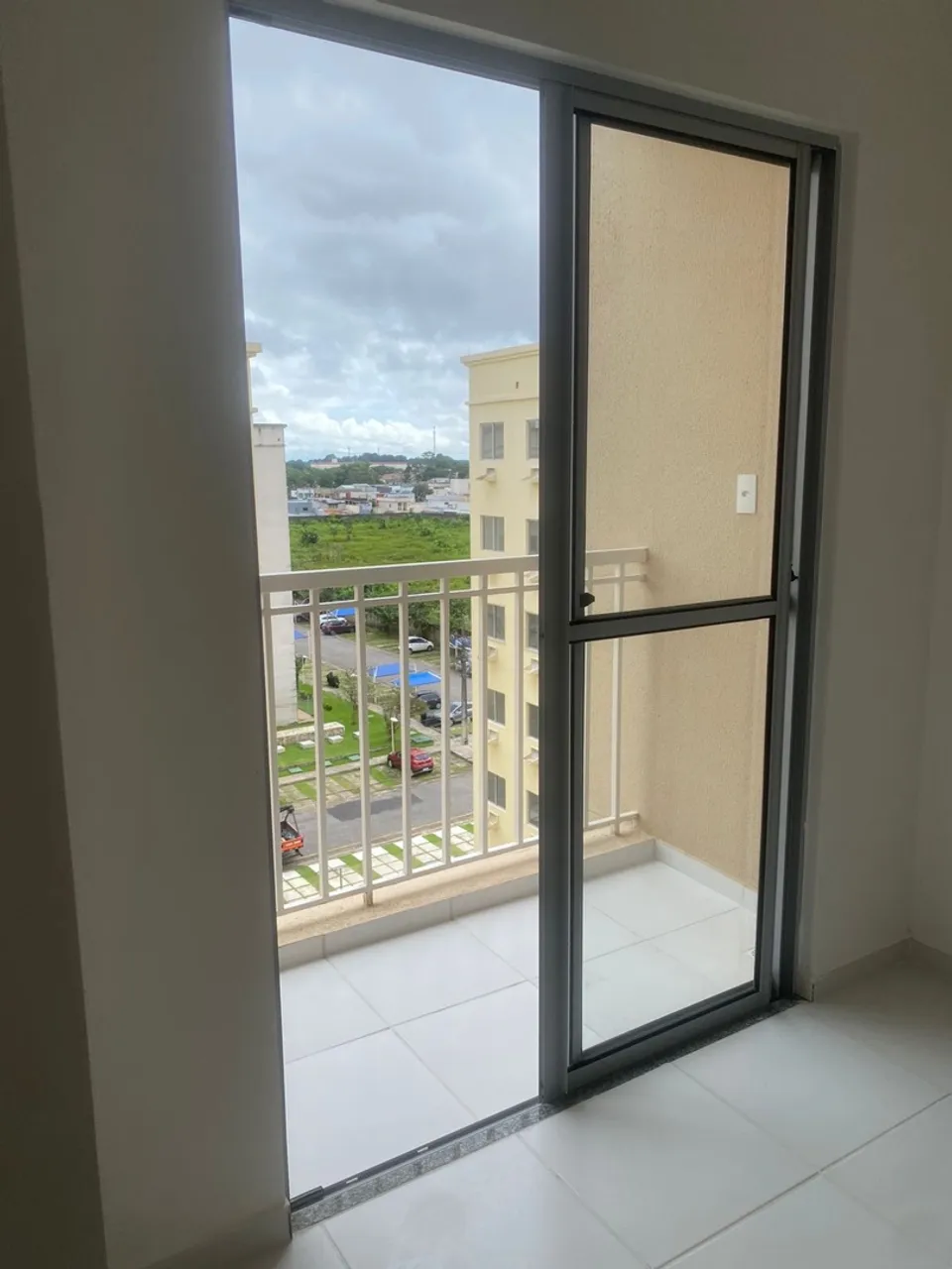 Alugo apartamento no Alegro Montenegro