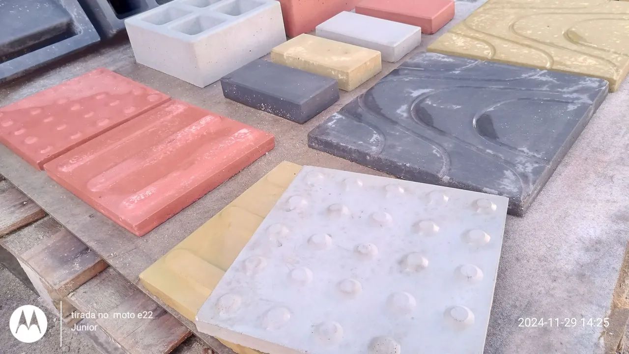 Piso tátil e cobogós 