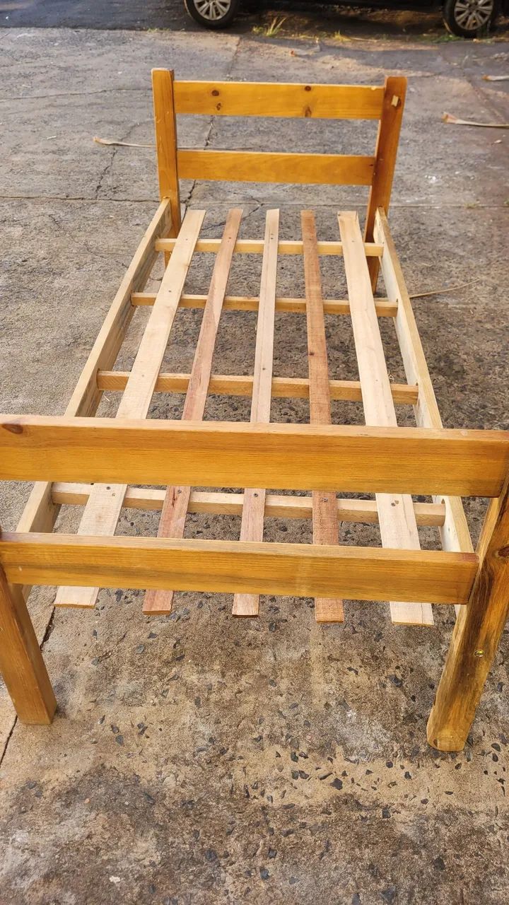 Cama de madeira artesanal  - Foto 2