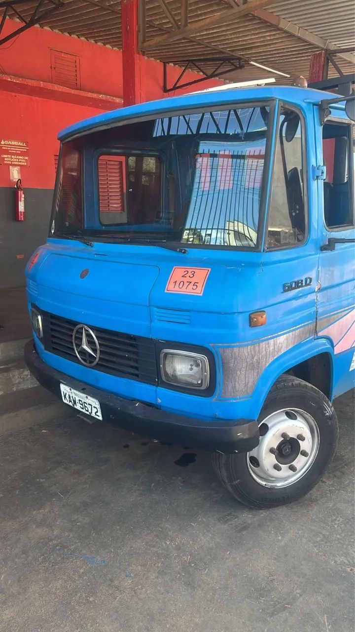 Caminhão 608-D M.BENZ/L