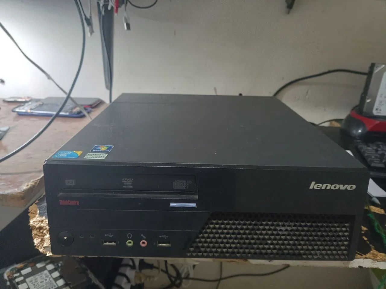 GABINETE ThinkCentre MP58