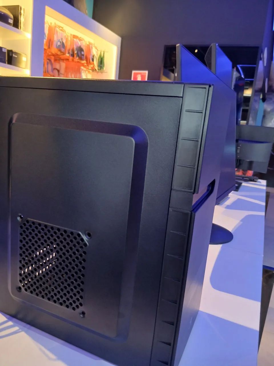 COMPUTADOR I3 MEM 8GB 22D 128 DE R$850,00 POR 699,99 A VISTA OU 21X DE R$40,50 NO CARTÃO - Foto 2