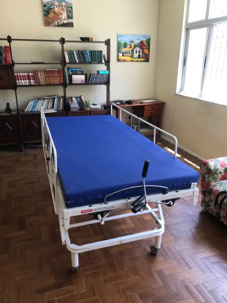 Cama Hospitalar Manual com Grades Laterais - Foto 4