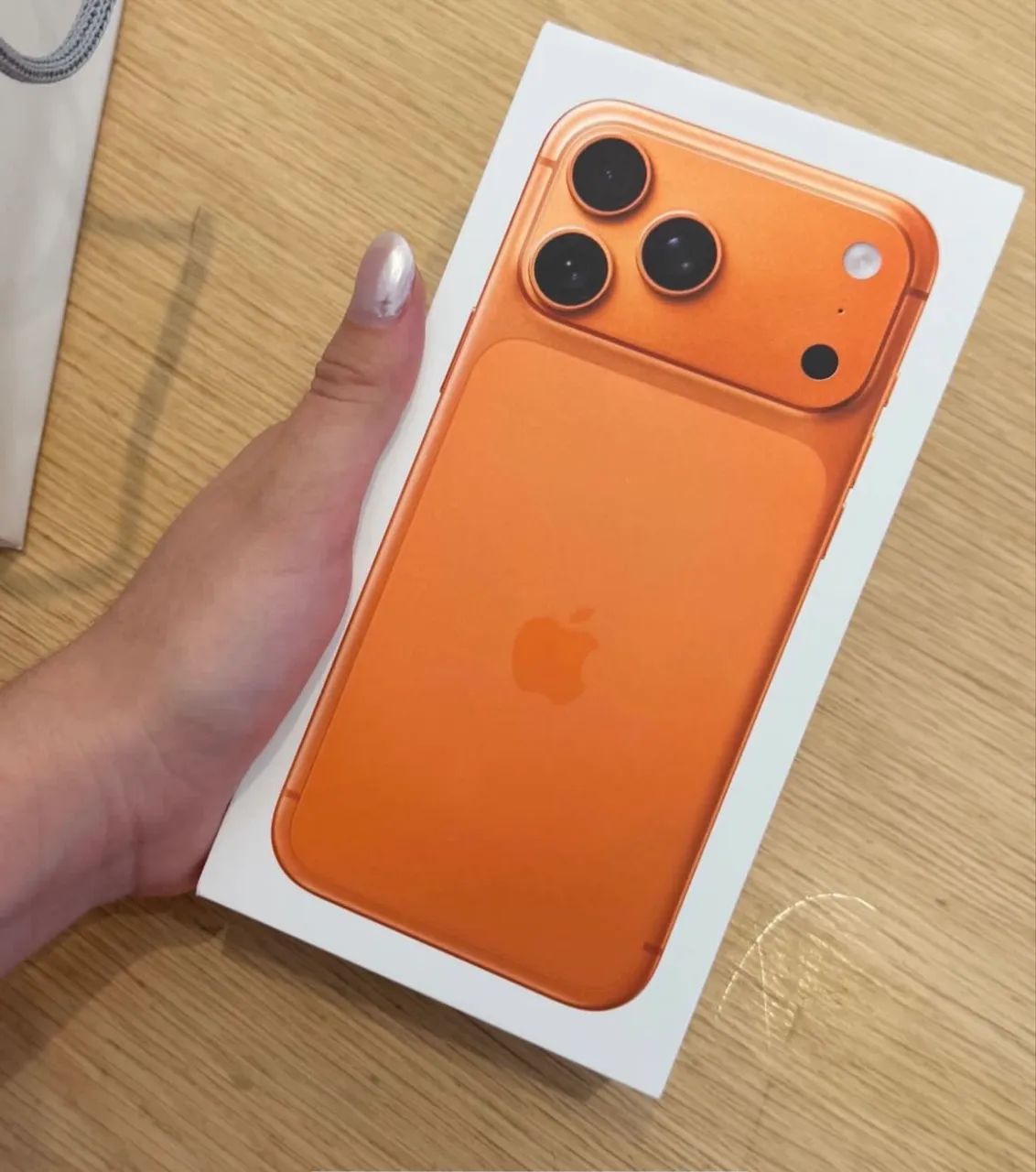 iPhone 17 pro max 256gb laranja - Celulares e Smartphones