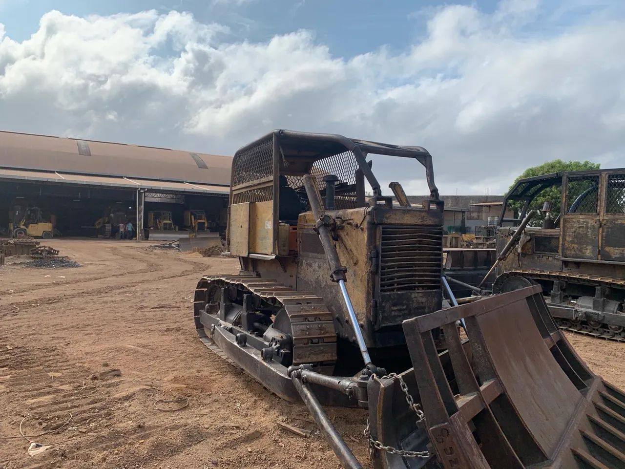 Trator de Esteira  Komatsu D50 - Usado - Foto 2