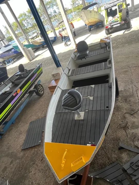 Barco semichato 4.50mts - Mercury 15hp - Foto 2