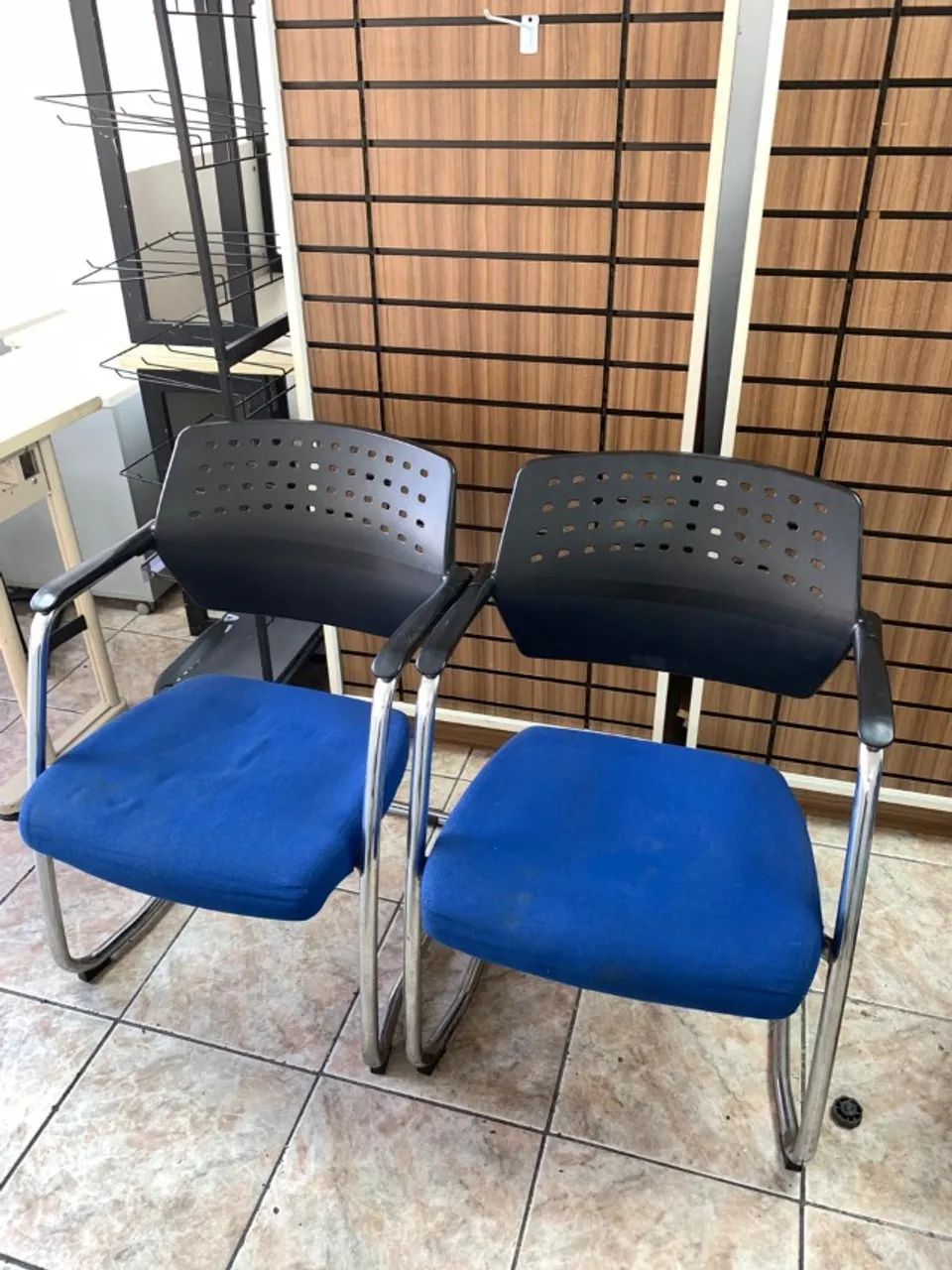 kit 2 Cadeira fixa/ Salas de espera/ Salas de runião/ Escritório