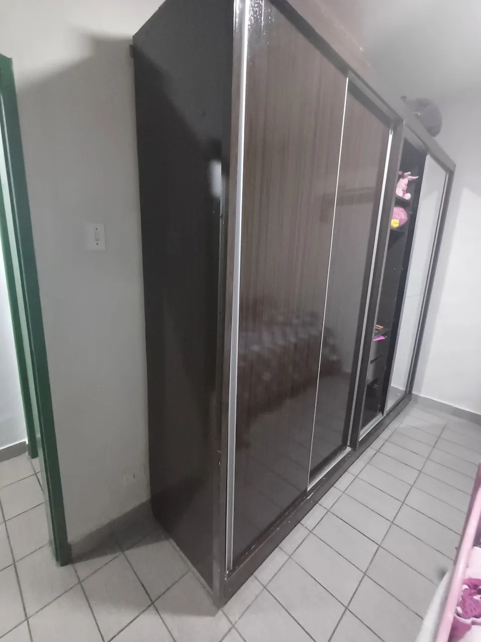 Guarda-roupa de correr com 3 portas