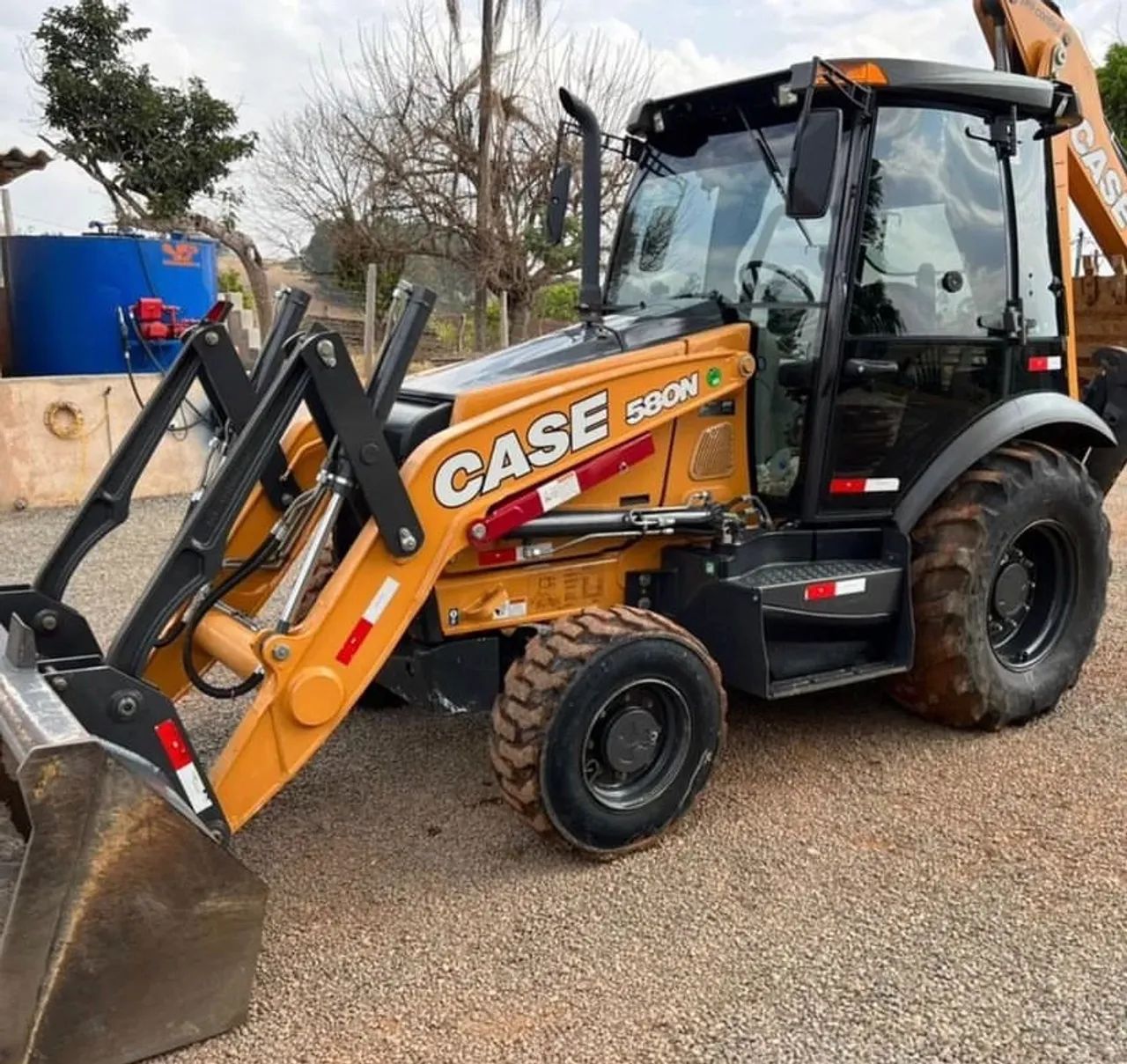 Retroescavadeira Case 580N 18/18 - Parcele Você