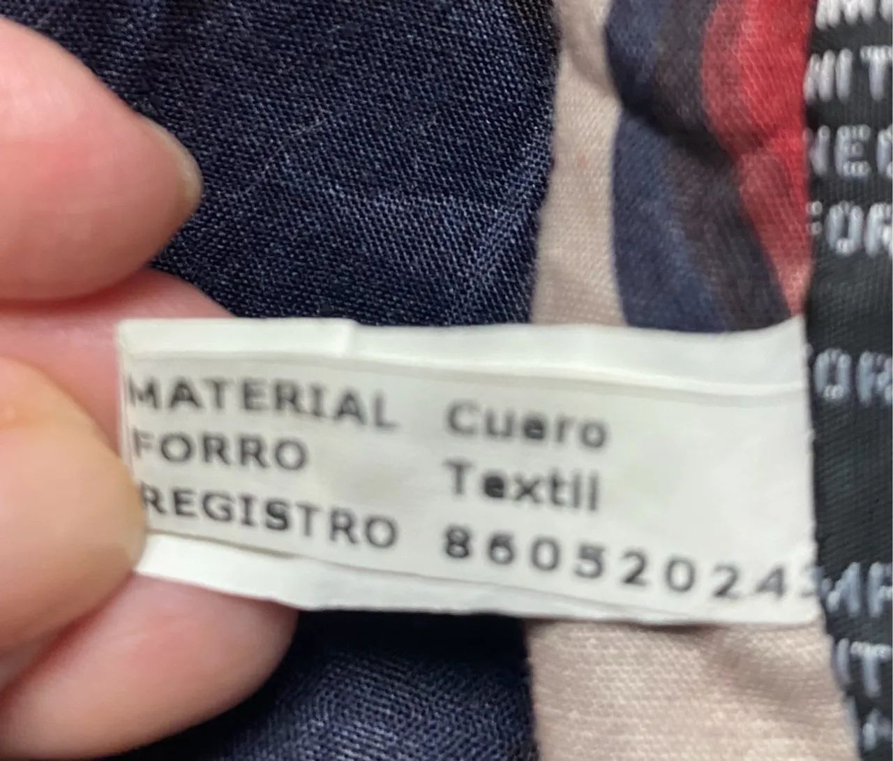 Jaqueta BOSI de Couro Feminina . Marrom Escuro - Foto 2