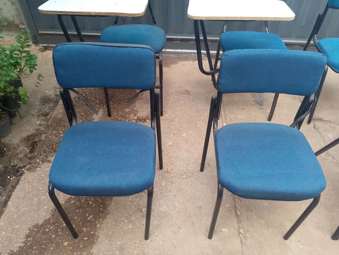 Cadeiras universitárias (preço negociável) - Foto 2