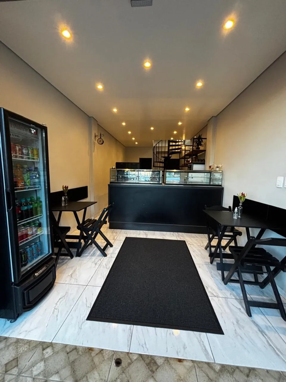 Passo ponto comercial com toda instalação (aceito carro)
