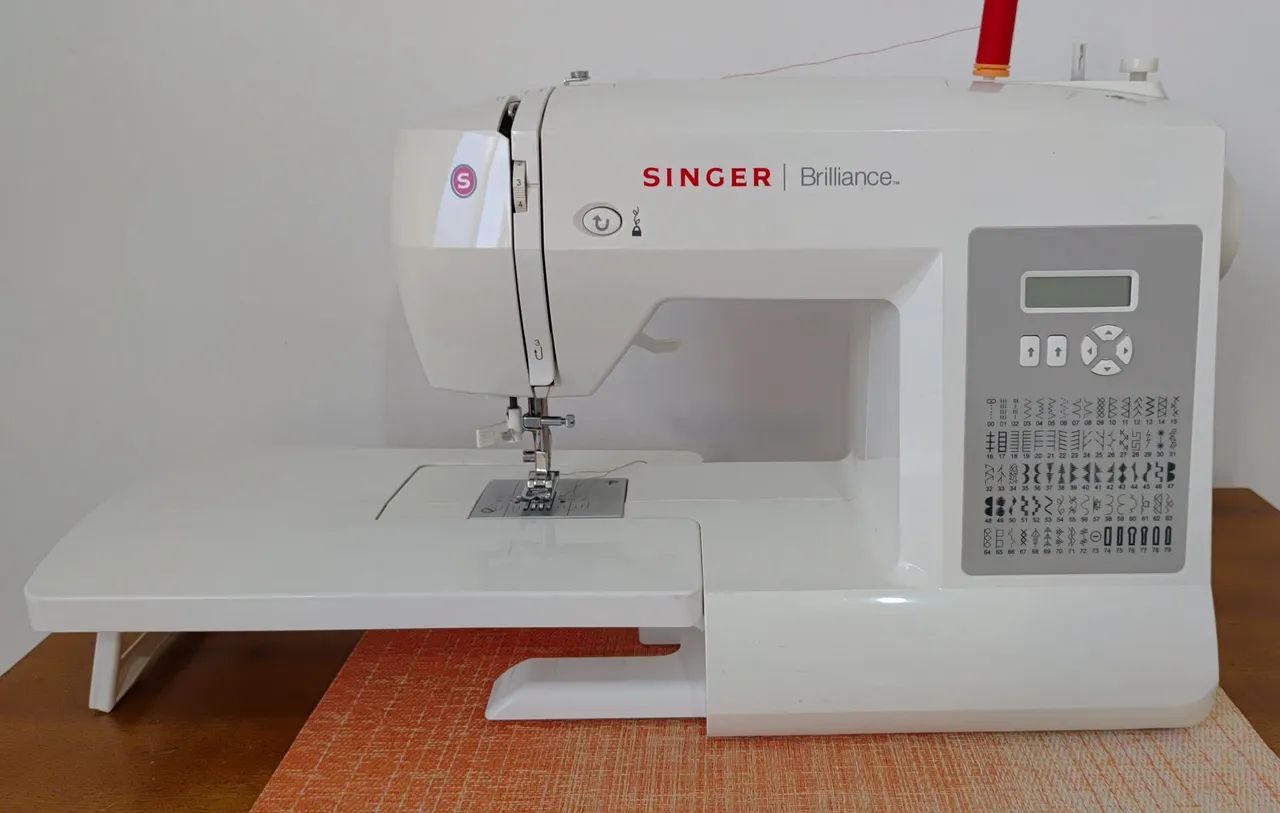 Máquina de Costura Singer Brilliance - Nova - Foto 2