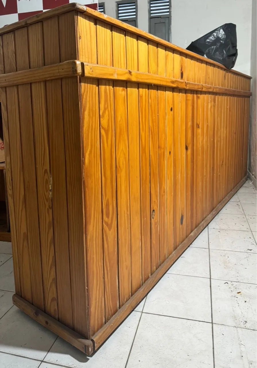 Balcão de madeira para comércio