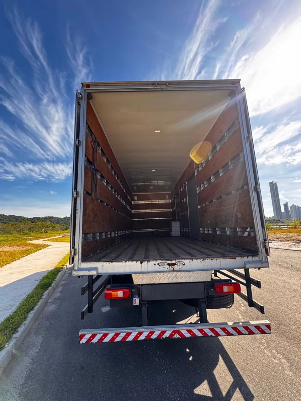 VOLVO VM270 50 MIL KM, MUITO CONSERVADO - Foto 5