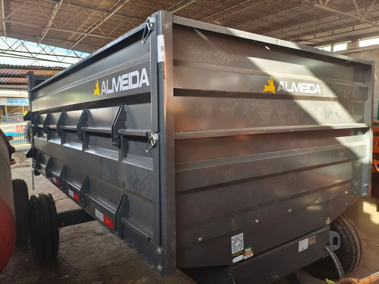 Carreta Agrícola Basculante Max Cargo 6.0 Multiuso Almeida 