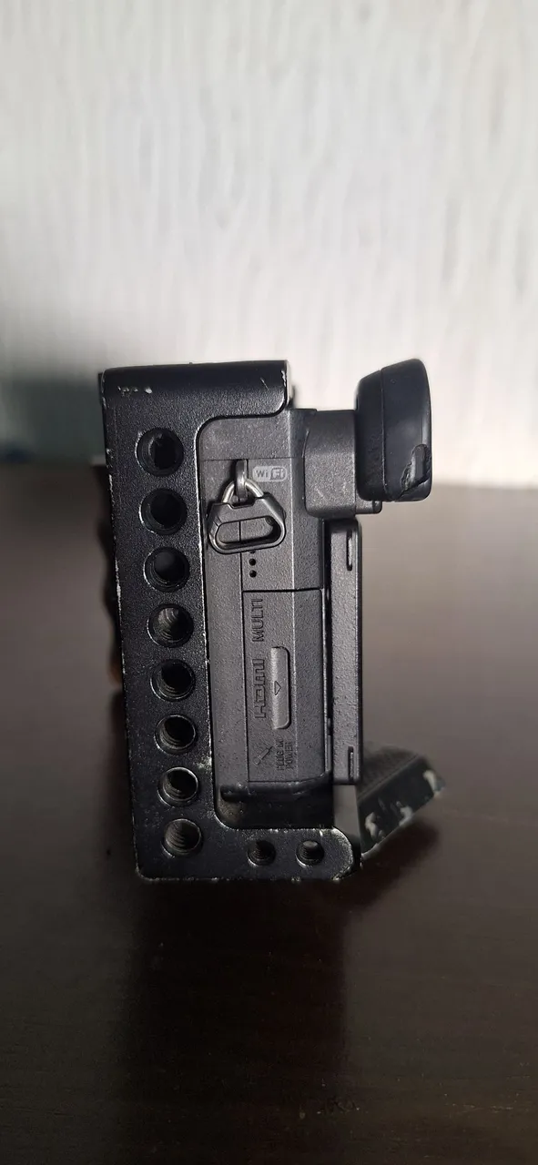 Câmera Sony A6500 com Cage