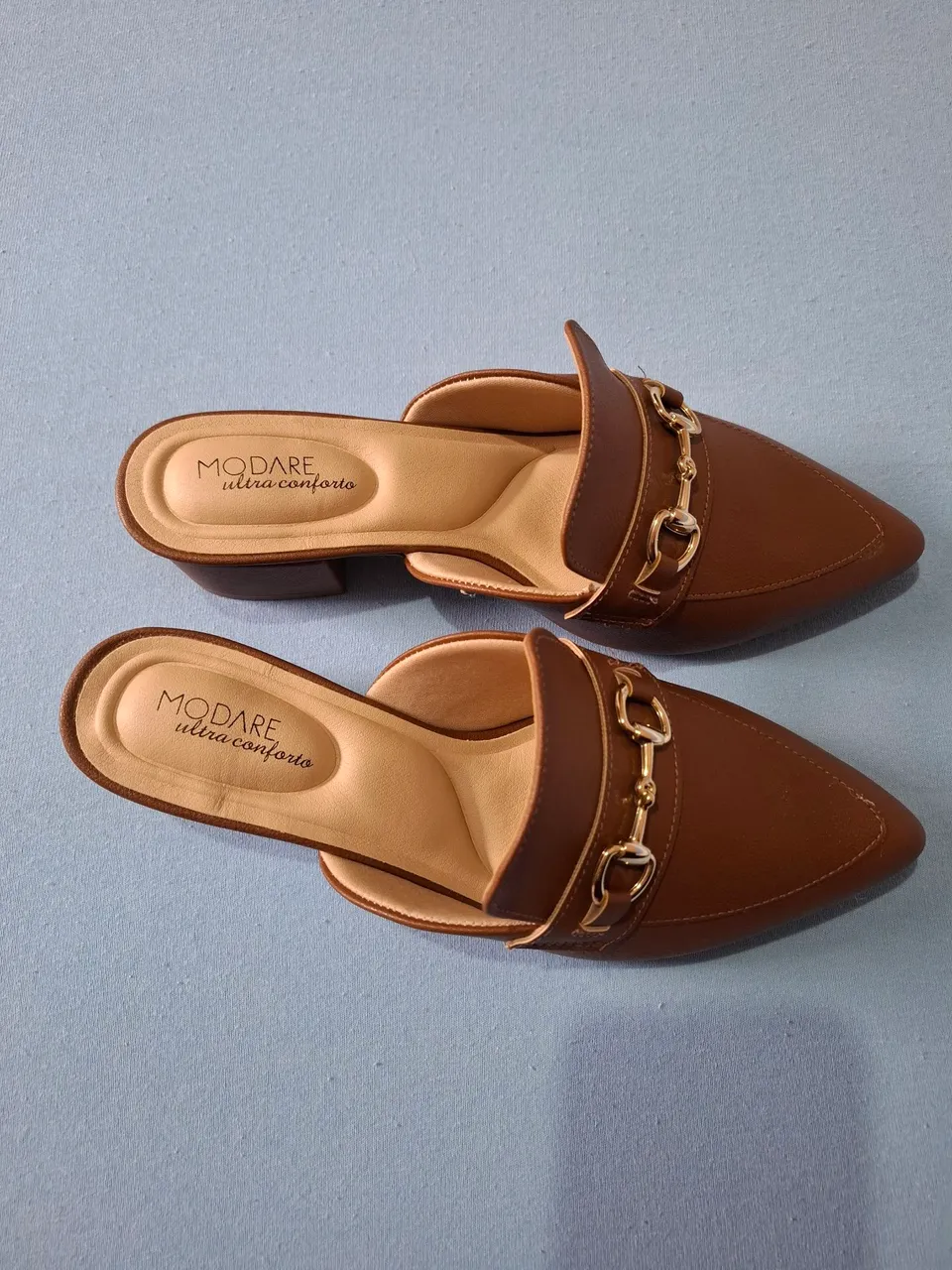 Mule Modare Conforto Marrom com Detalhe Dourado
