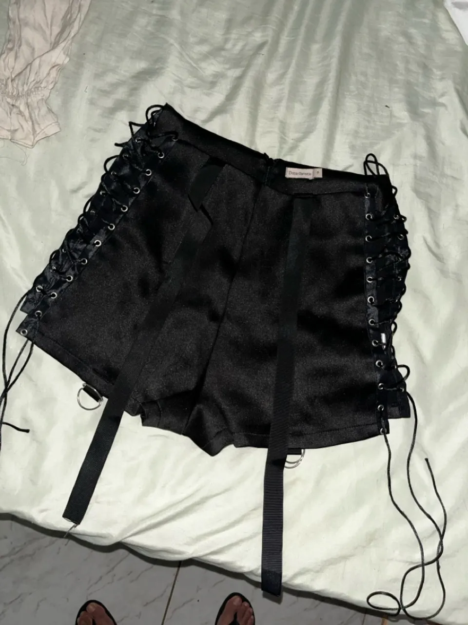 Short com detalhes em amarração
