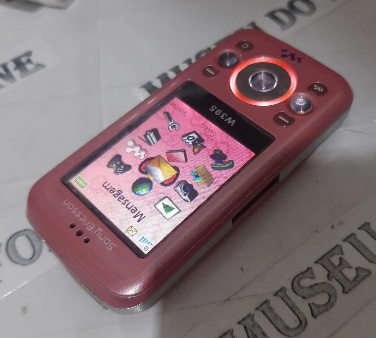 SONY ERICSSON HELLO KITTY rosa celular antigo RELIQUIA impecável  - Foto 4